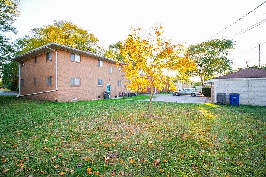 Building Photo - 3012 Carskaddon Ave