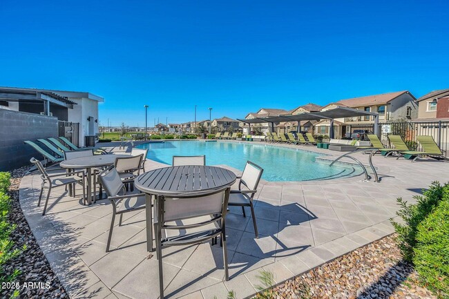 Building Photo - 2516 E King Bird Dr