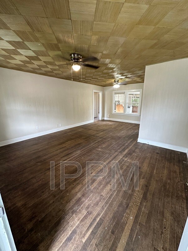 Building Photo - 501 W Pierce Ave