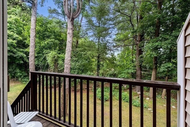 Building Photo - 305 Salem St