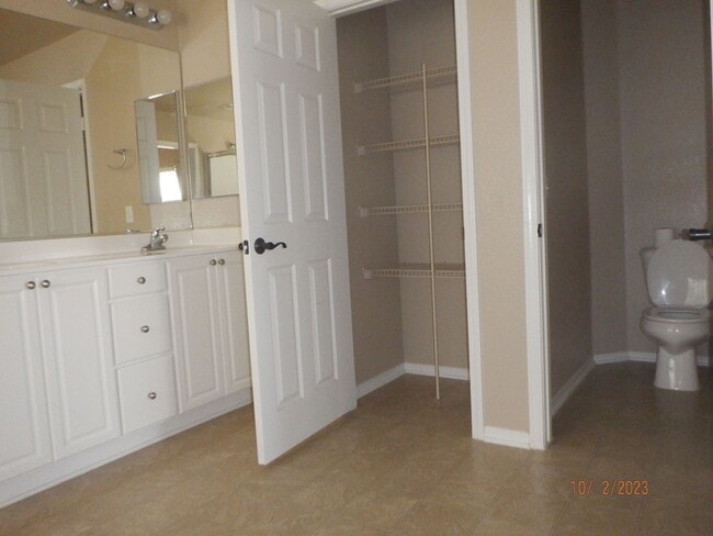 Building Photo - Located in the Heart of Tehachapi!