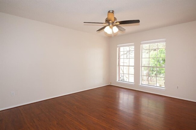 Building Photo - 8202 Longview Rd