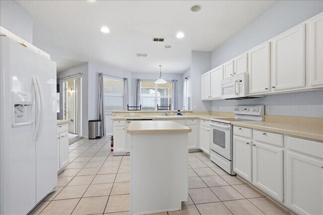 Building Photo - 227 Bonville Dr