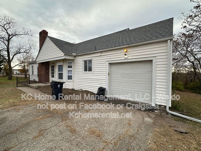 Building Photo - 4748 Eastern Ave