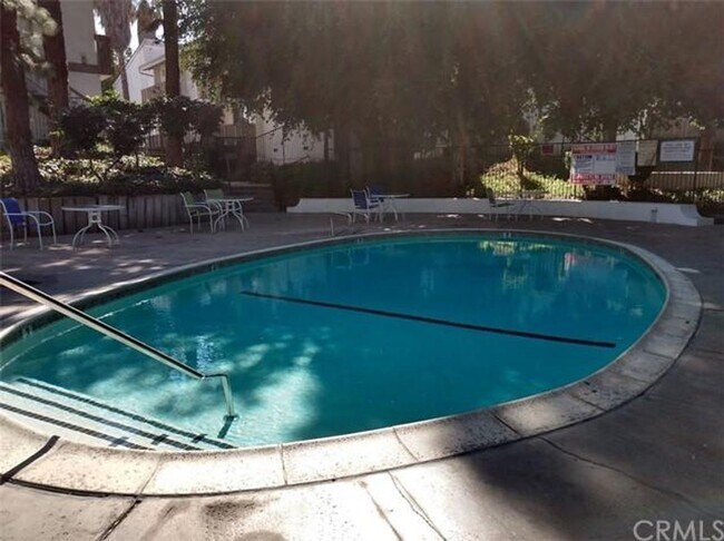 Building Photo - Bright, comfortable, and spacious one bedroom Condominium