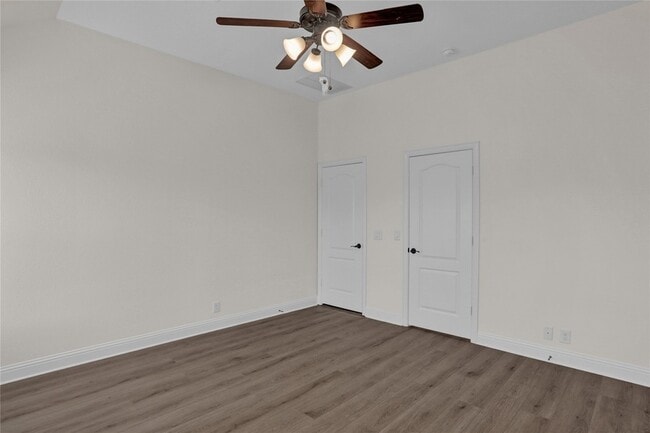 Building Photo - 2105 Burke Dr