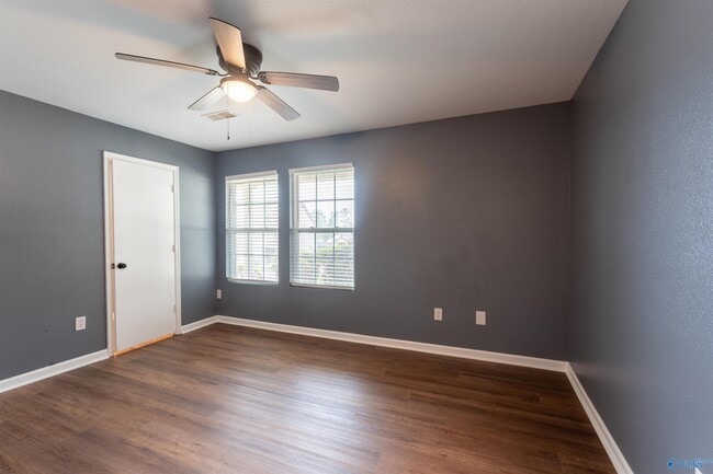 Building Photo - 2401 Bell Manor Dr SW