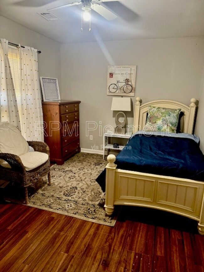 Building Photo - 807 Hall St NW