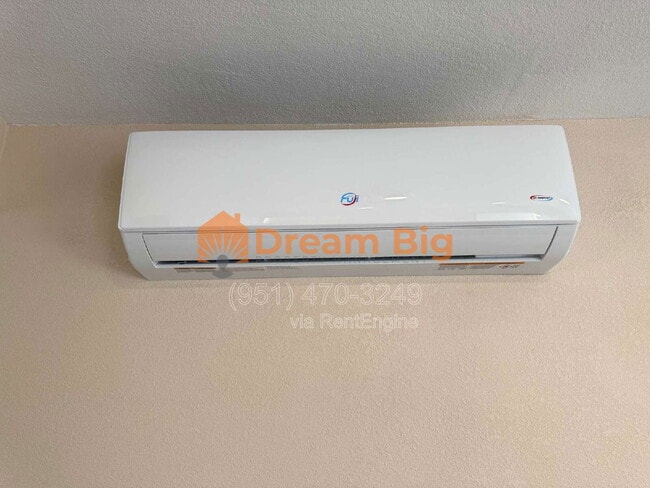 Building Photo - 1365 Stillman Ave