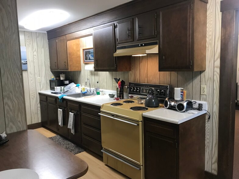 Kitchen with counter space - 38 Highland St