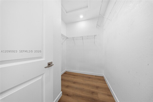 Building Photo - 1762 SE 9th Ave