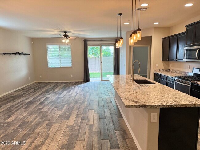 Building Photo - 21217 W Granada Rd