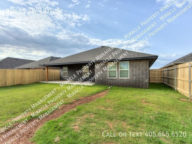 Building Photo - 10645 SW 18th St