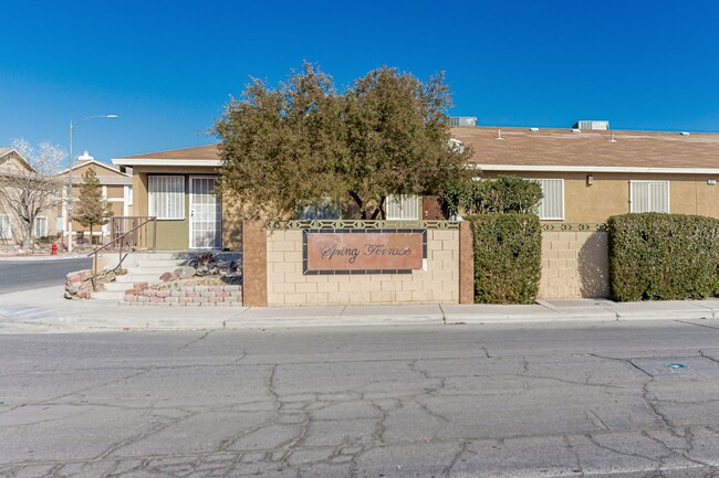 Primary Photo - *HCVP CONSIDERED! STAINLESS STEEL APPLIANCES!