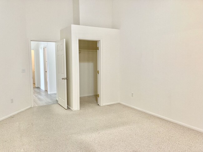 Building Photo - 9867 Ashton Pines Ct