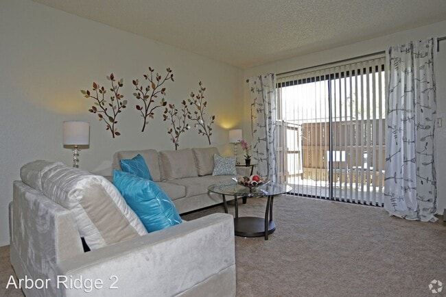 Building Photo - 4420-4440 Oakhollow Dr