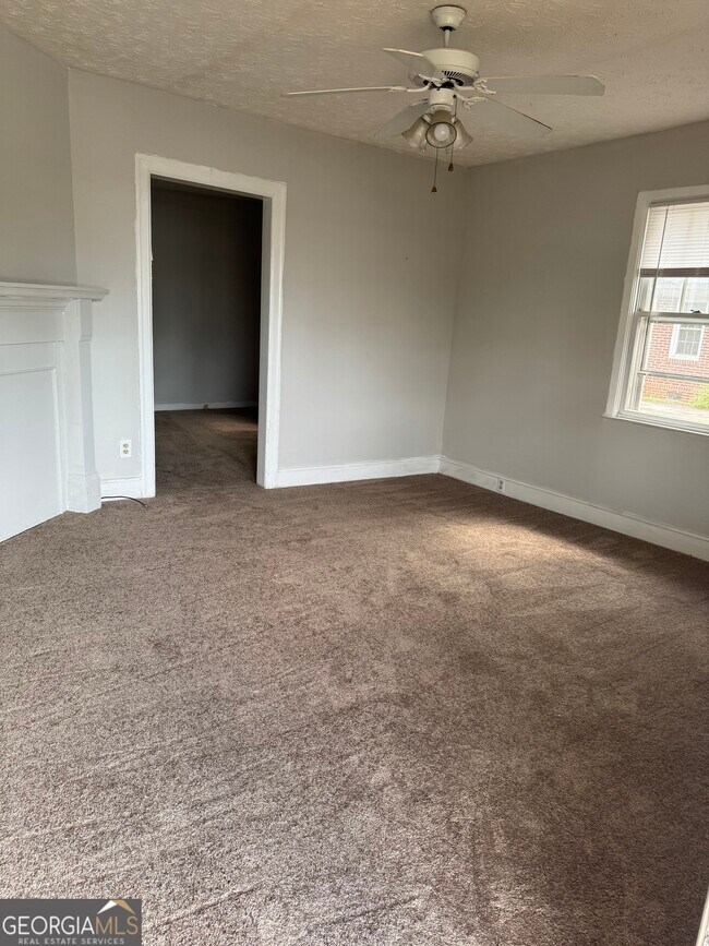 Building Photo - 54 Wade St