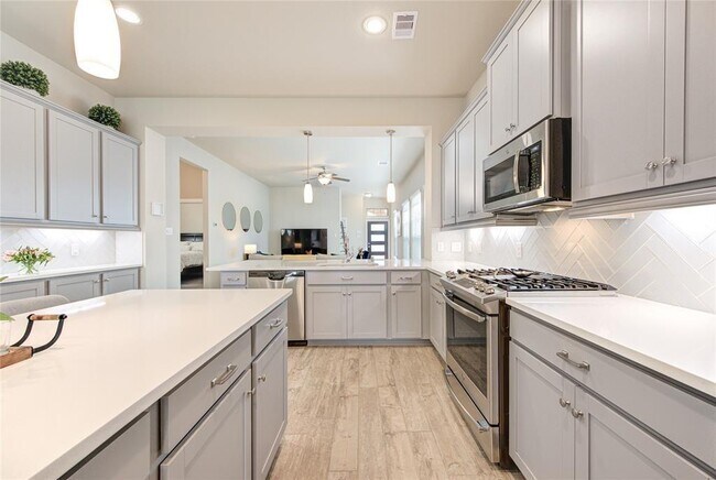 Building Photo - 6019 Bristlegrass Ln