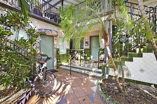 Building Photo - 8142 Byron Ave