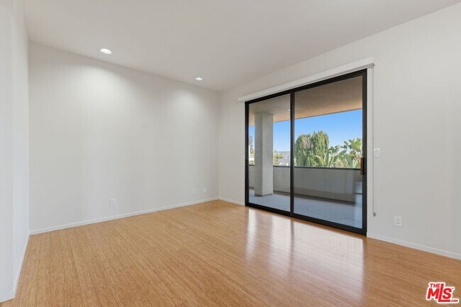 Building Photo - 2408 Venus Dr