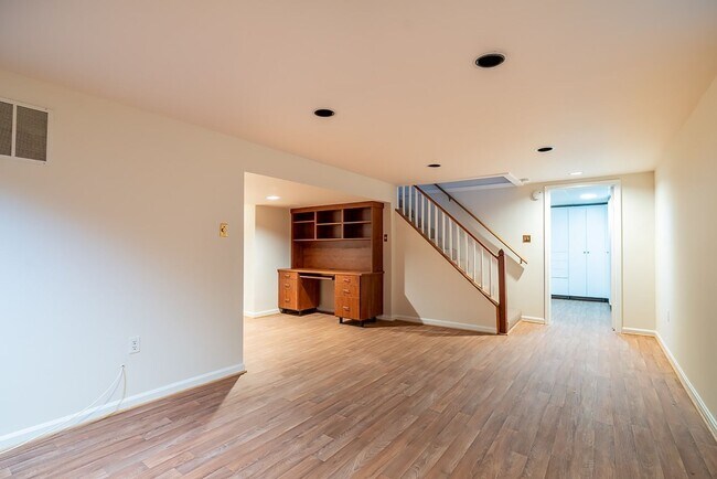 Building Photo - MUST SEE! Cozy Corner Cape in Chevy Chase is Move-in Ready!