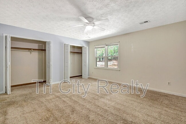 Building Photo - 110 Deer Chase