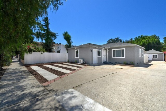 Building Photo - 14332 Tiara St