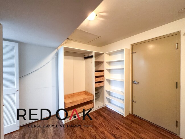 Building Photo - One Bedroom Loft with Natural Light, Tile ...