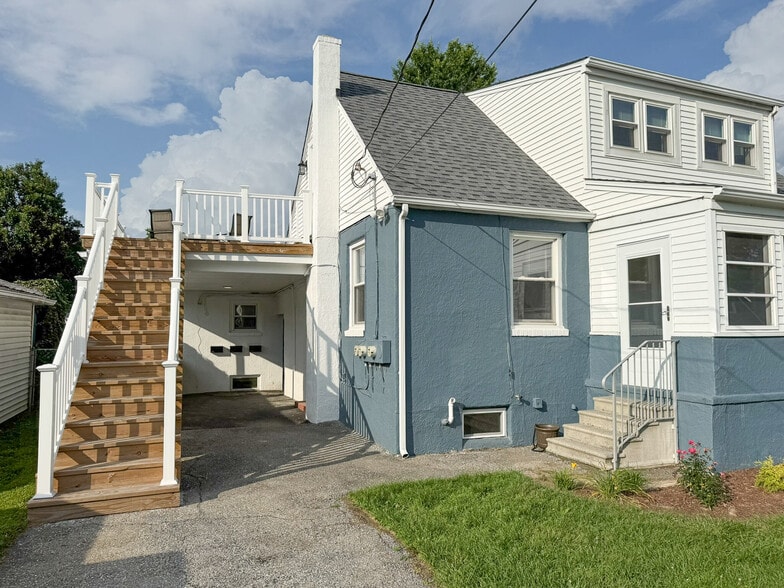 Exterior Front - 309 W Holly Oak Rd