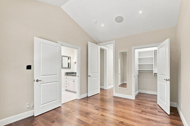 Building Photo - Beautiful 4-Bedroom 3.5-Bathroom Los Gatos Home