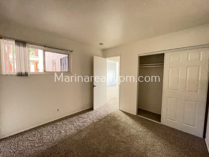 Building Photo - 1230 Brookside Dr