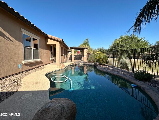 Building Photo - 2251 E Azalea Dr