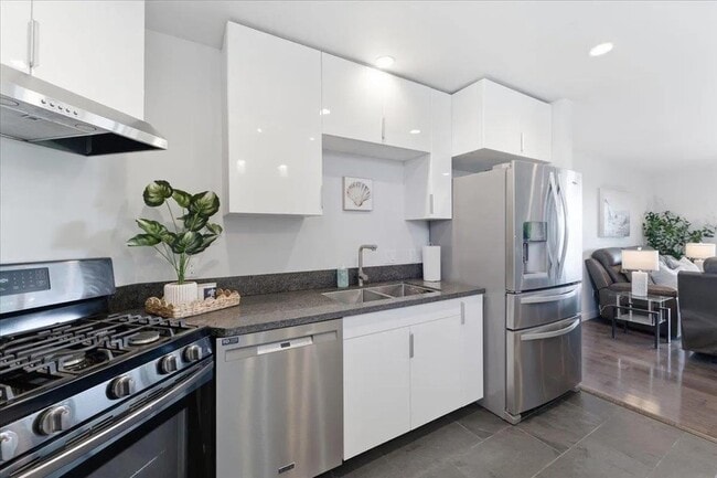 Building Photo - 5447 Soledad Rd