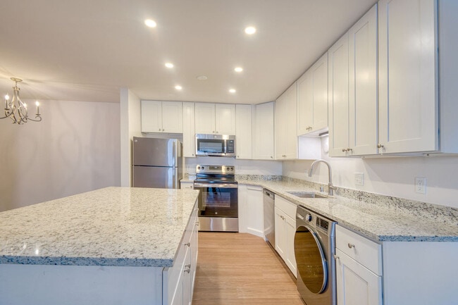 Building Photo - Foxcroft Apartments