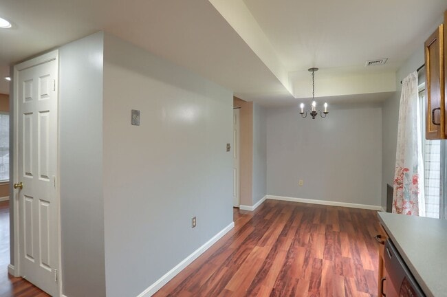 Building Photo - 1284 Hunters Ridge Dr