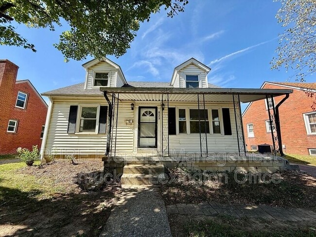 Building Photo - 829 Darley Dr