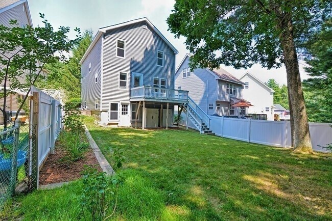 Building Photo - 35 Lilac Cir