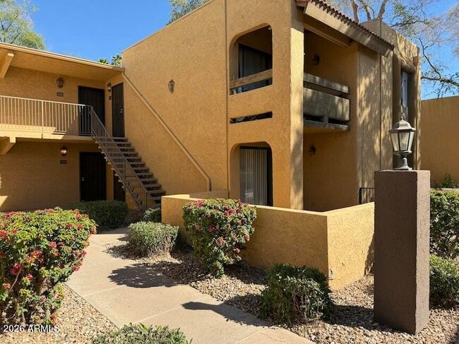 Building Photo - 8500 E Indian School Rd