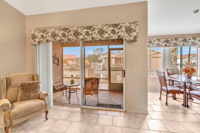 Building Photo - AVAILABLE OCTOBER - UNFURNISHED HOME IN SU...
