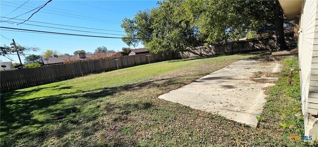 Building Photo - 2700 John Rd