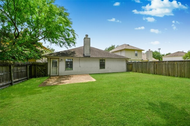 Building Photo - 16134 Coleburn Dr