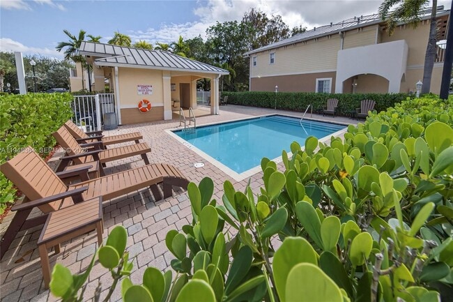 Building Photo - 4645 SW 75th Way