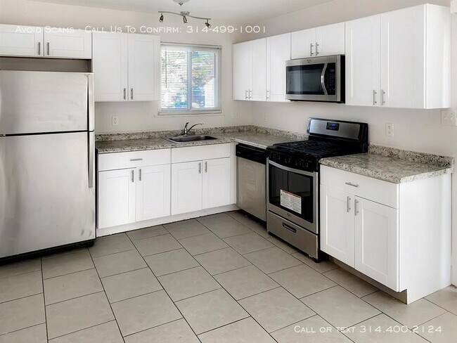 Building Photo - 10663 Farview Ave