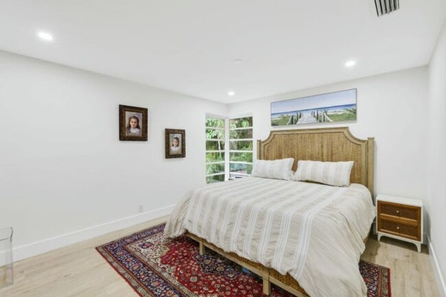 Building Photo - 486 NW 1st St