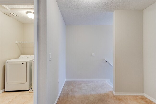 Building Photo - 209 Tarracina Way