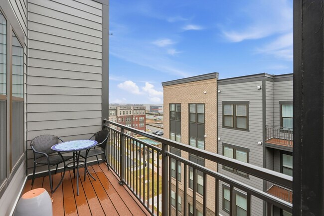 Building Photo - 21950 Garganey Ter