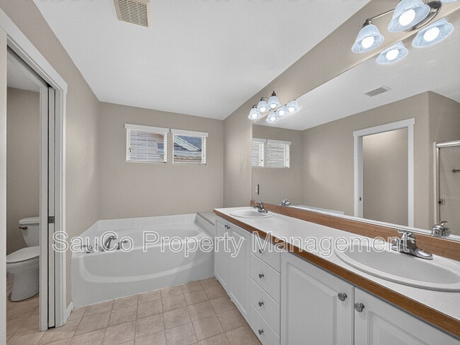 Building Photo - 5605 NE Caddis Dr