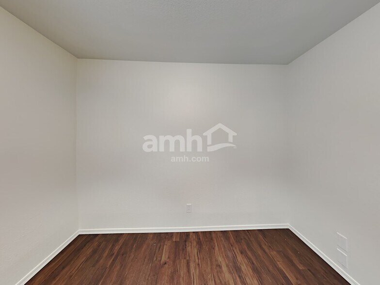 Building Photo - 9810 E Kiva Ave