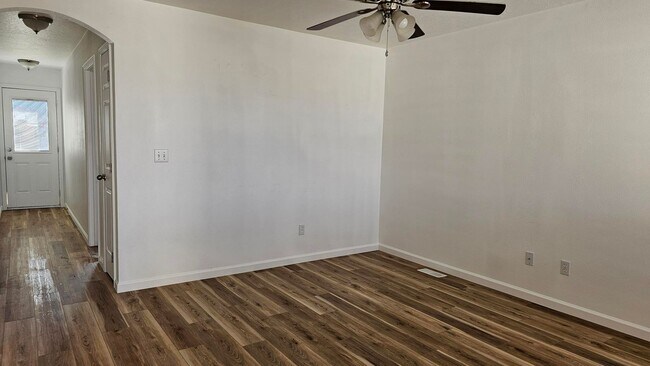 Building Photo - 14th Mtn. Home Duplex