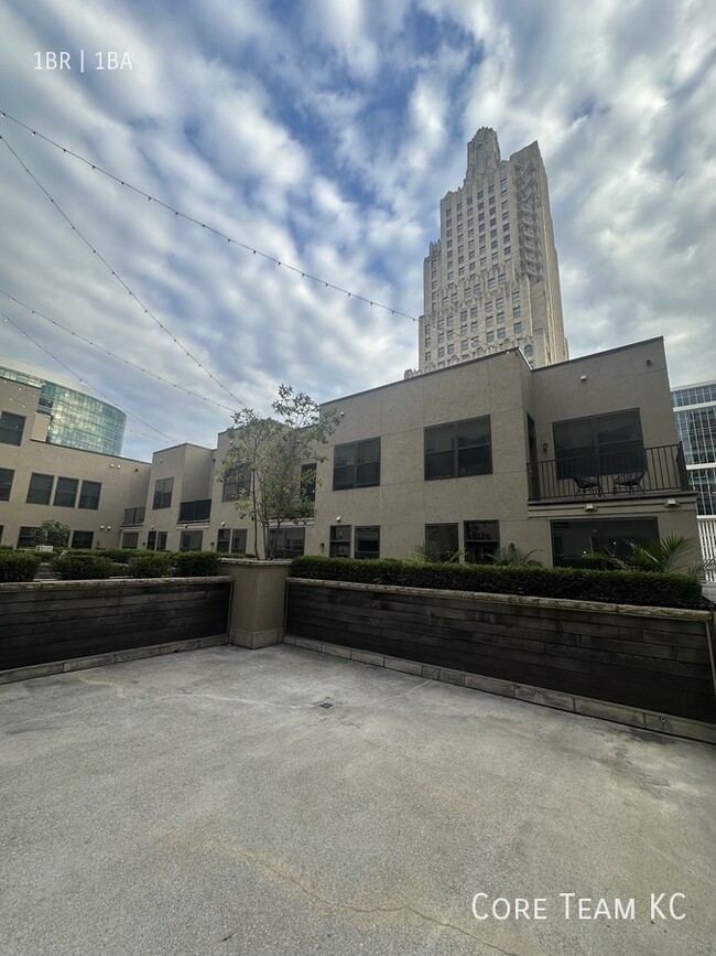 Primary Photo - 1300 Baltimore Ave